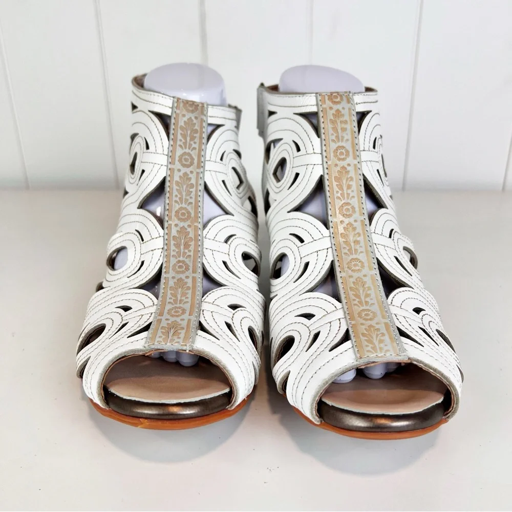 L'Artiste by Spring Step Flourish Laser Cut Wedge Sandal White Leather Boho 42